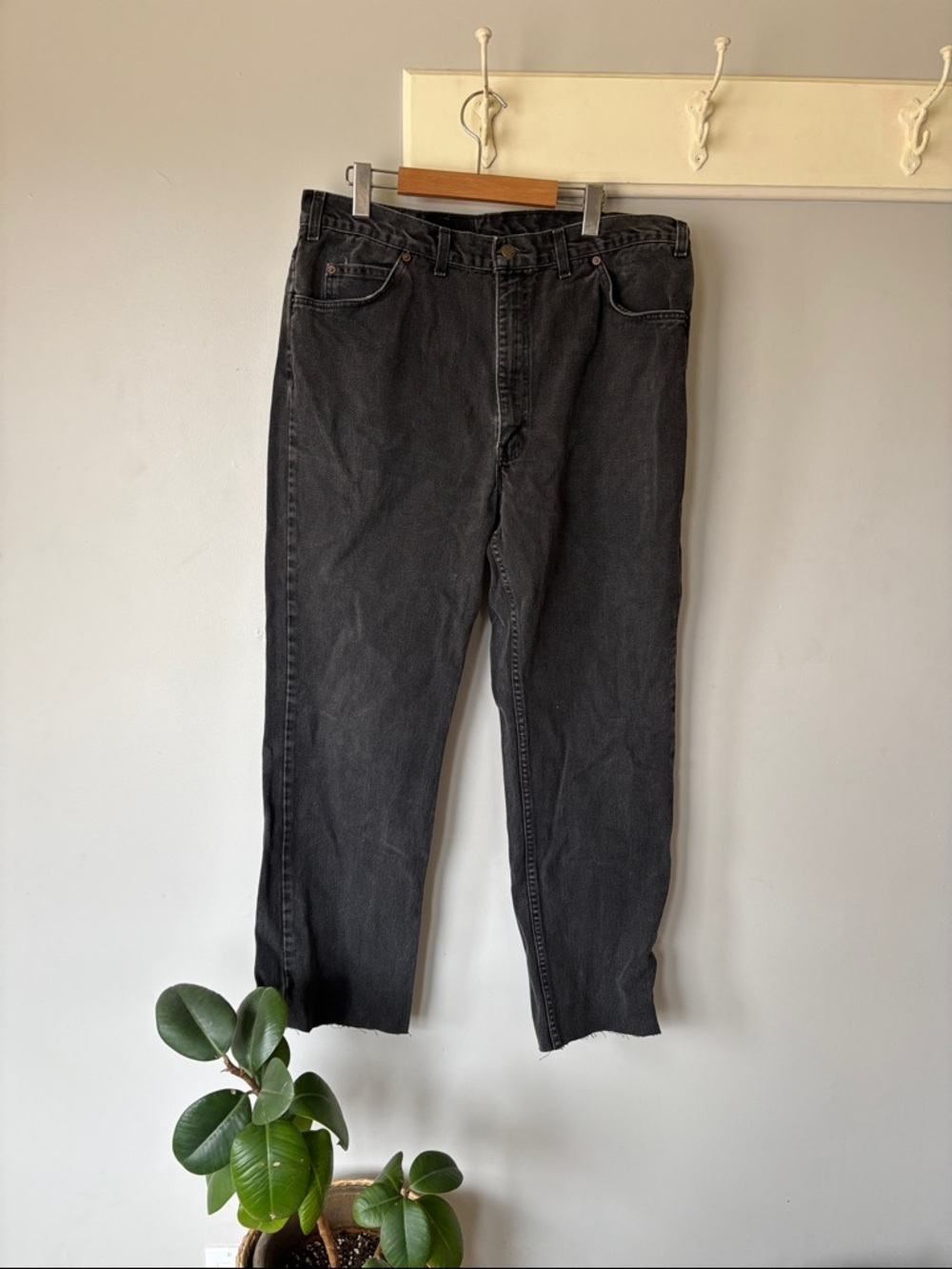 Vintage Levi’s Orange Tab Black Straight Leg Jeans 40x32 Distressed Hem